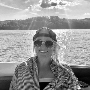 Meet your Posher, Afton